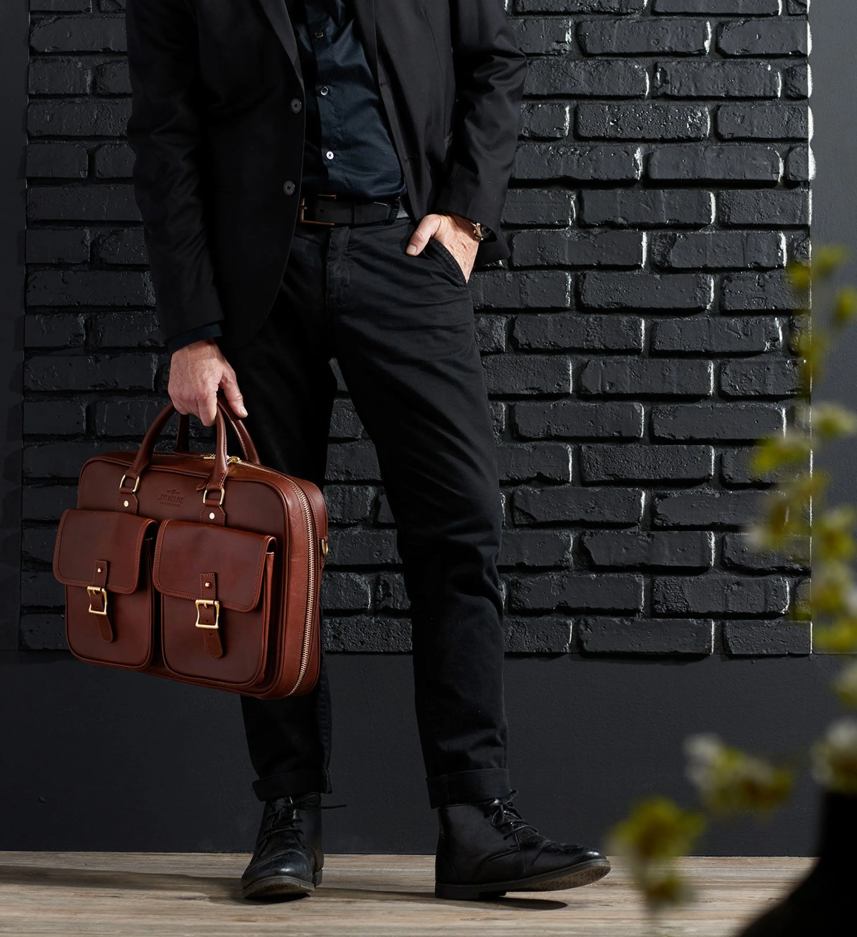 Discount Editor Briefcase With Trolley Sleeve Briefcases